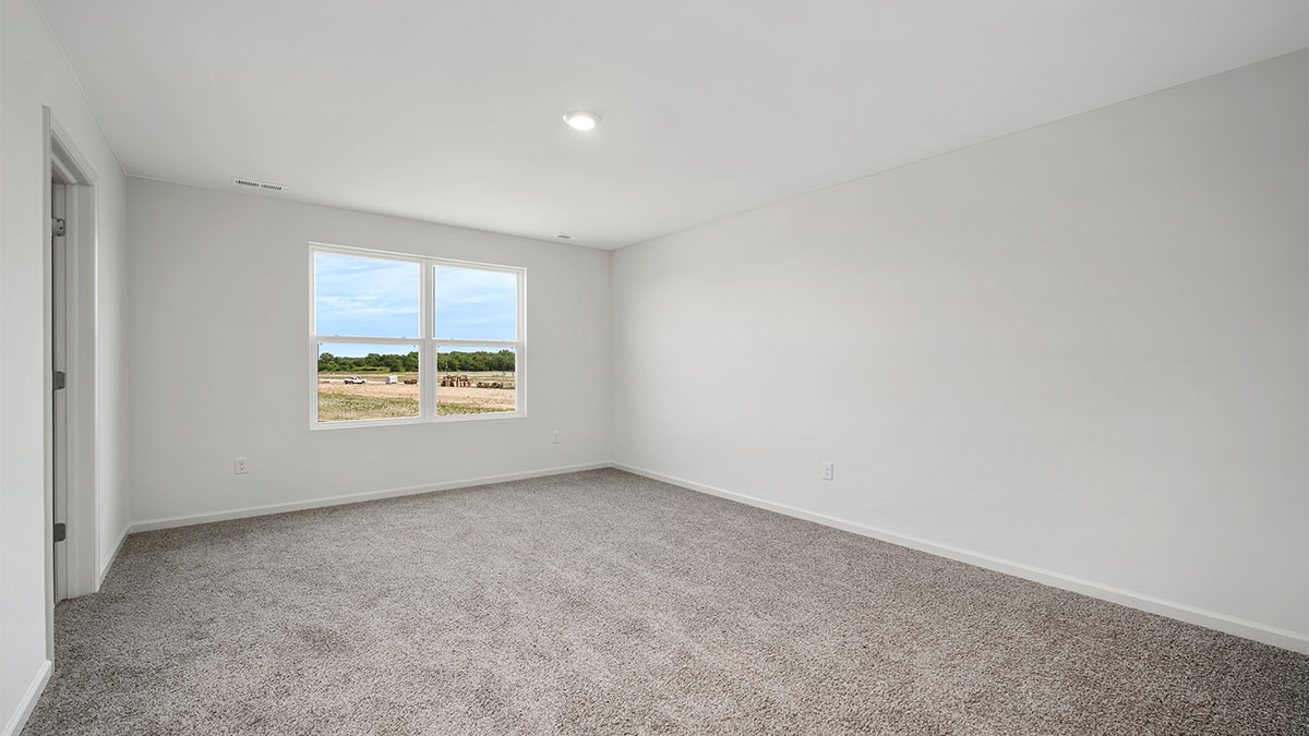 bedroom with carpet
