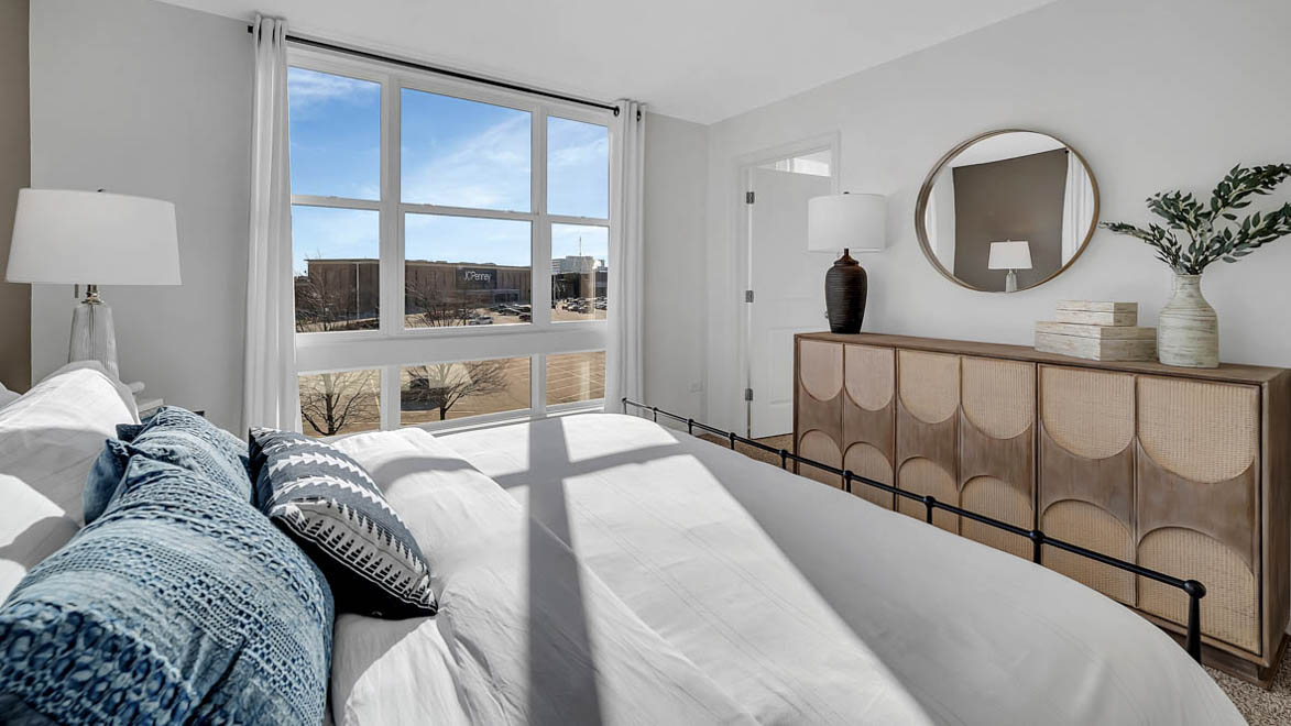 upper level primary bedroom