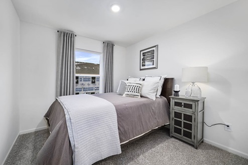 Garfield secondary bedroom