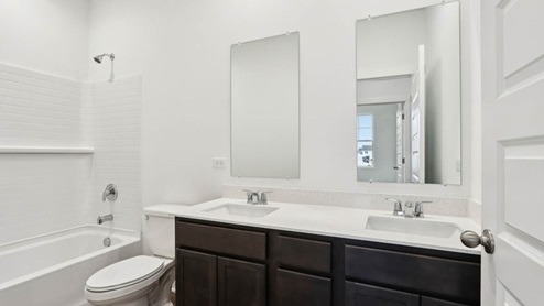 secondary full bathroom