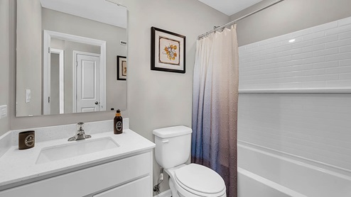 Upper level secondary full bathroom