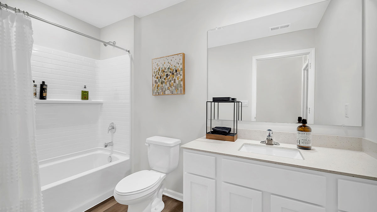 Upstairs full bathroom