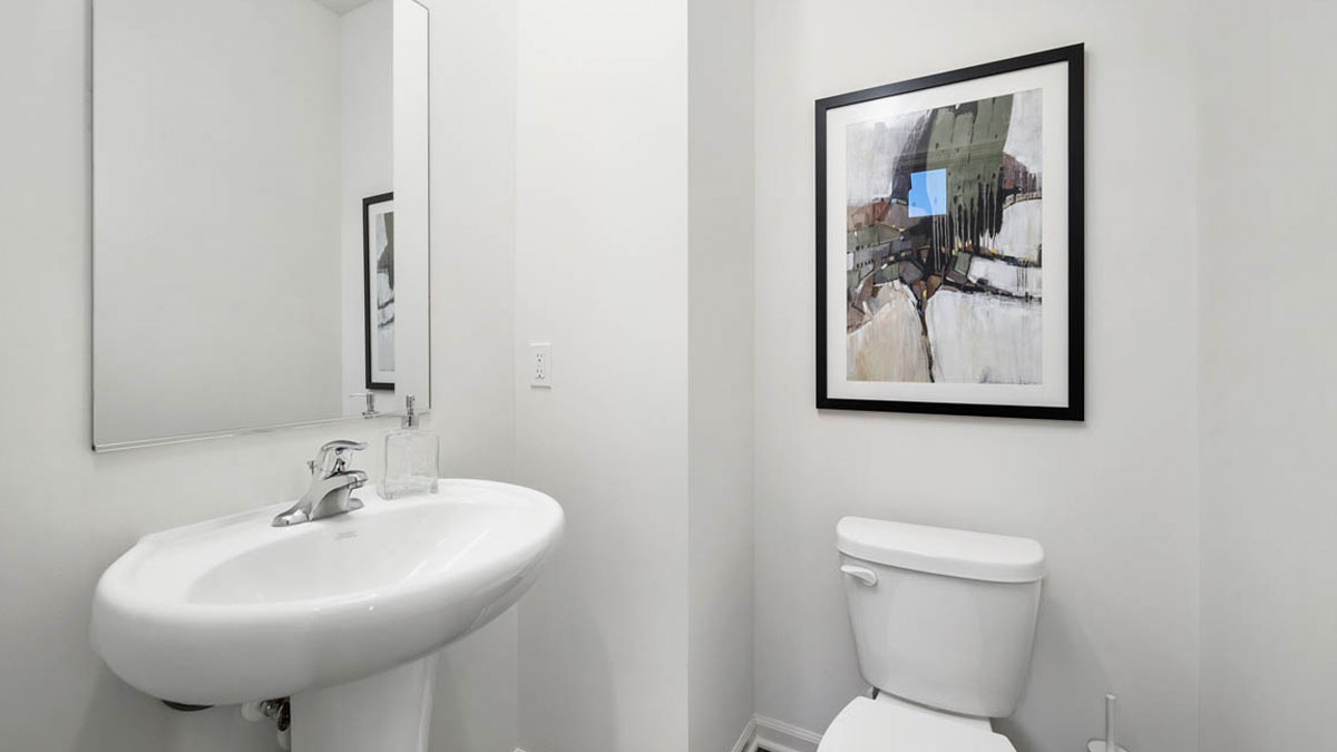 Bellamy-Hobart-IN-model-powder room