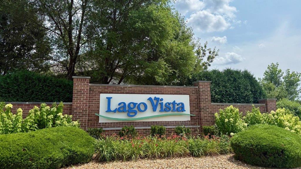 Lago Vista Monument
