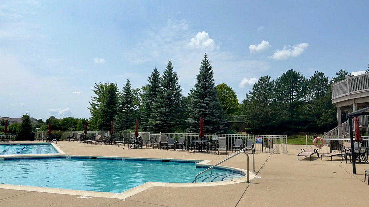Lago Vista pool