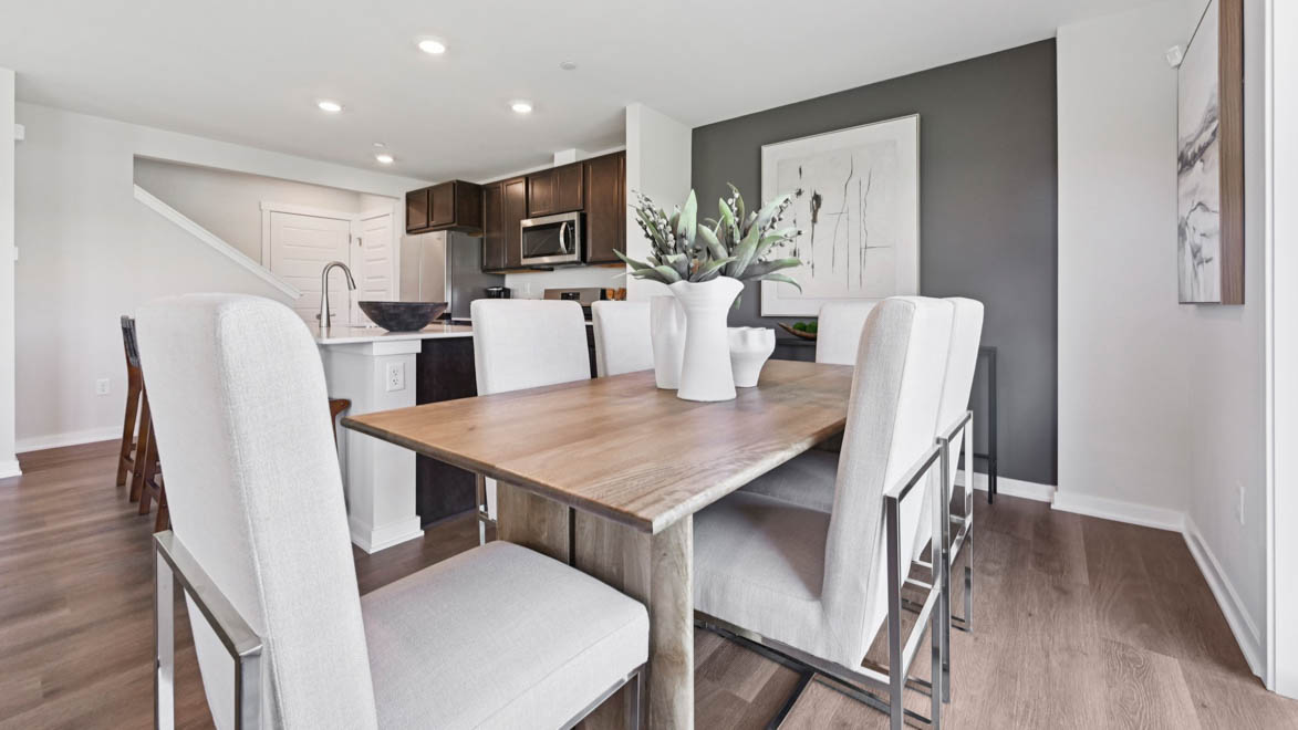 Dining room to the side of dining room