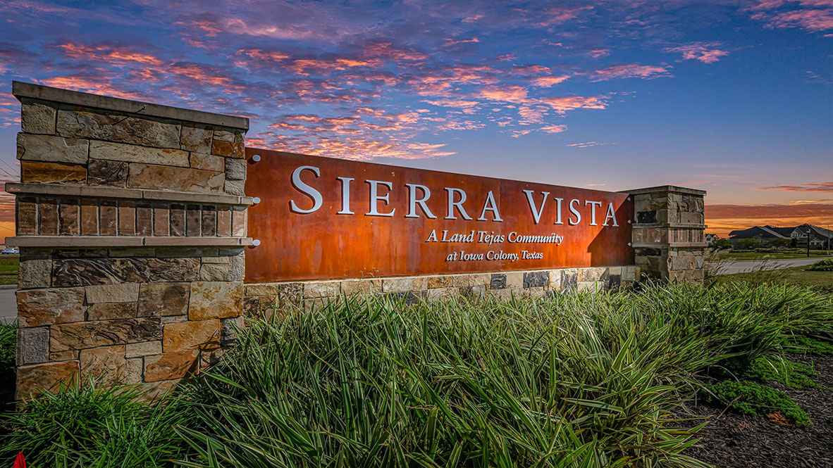New Homes in Sierra Vista IOWA COLONY, TX Tradition Series