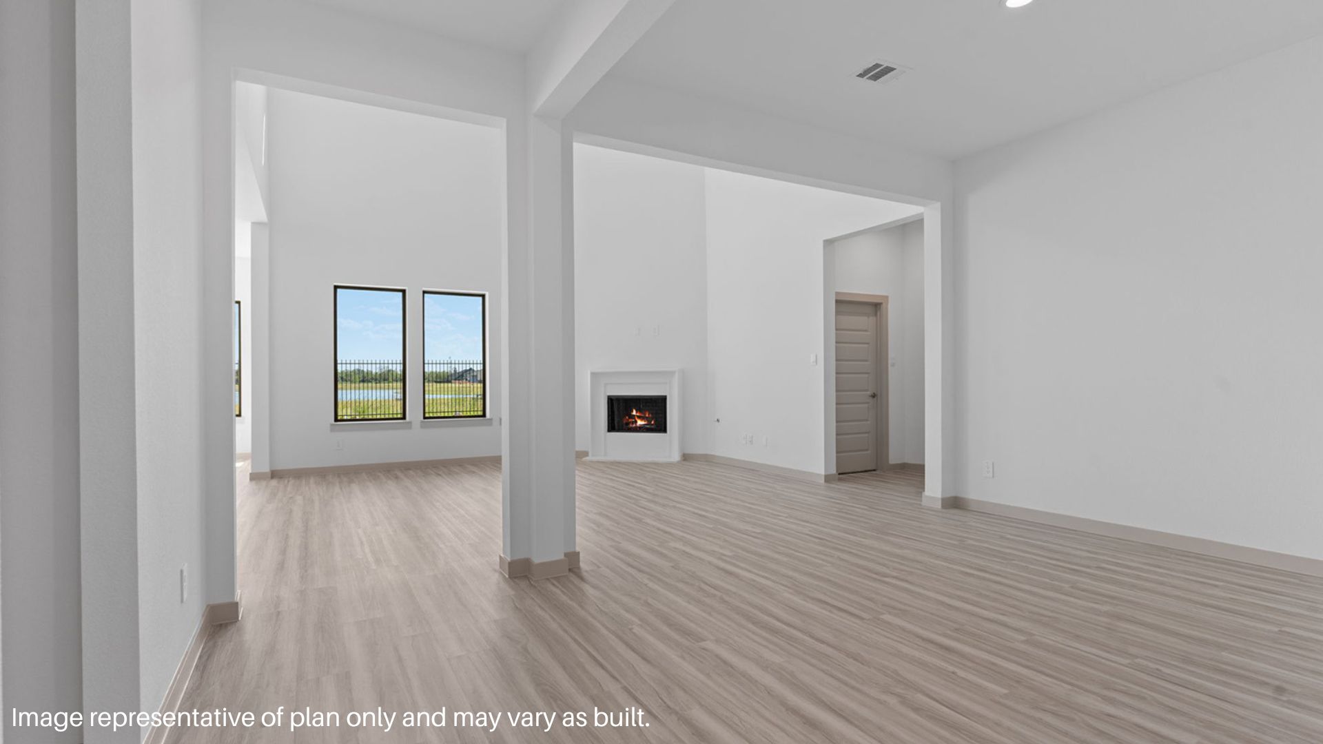 Entry of the Foyer to the Dining area