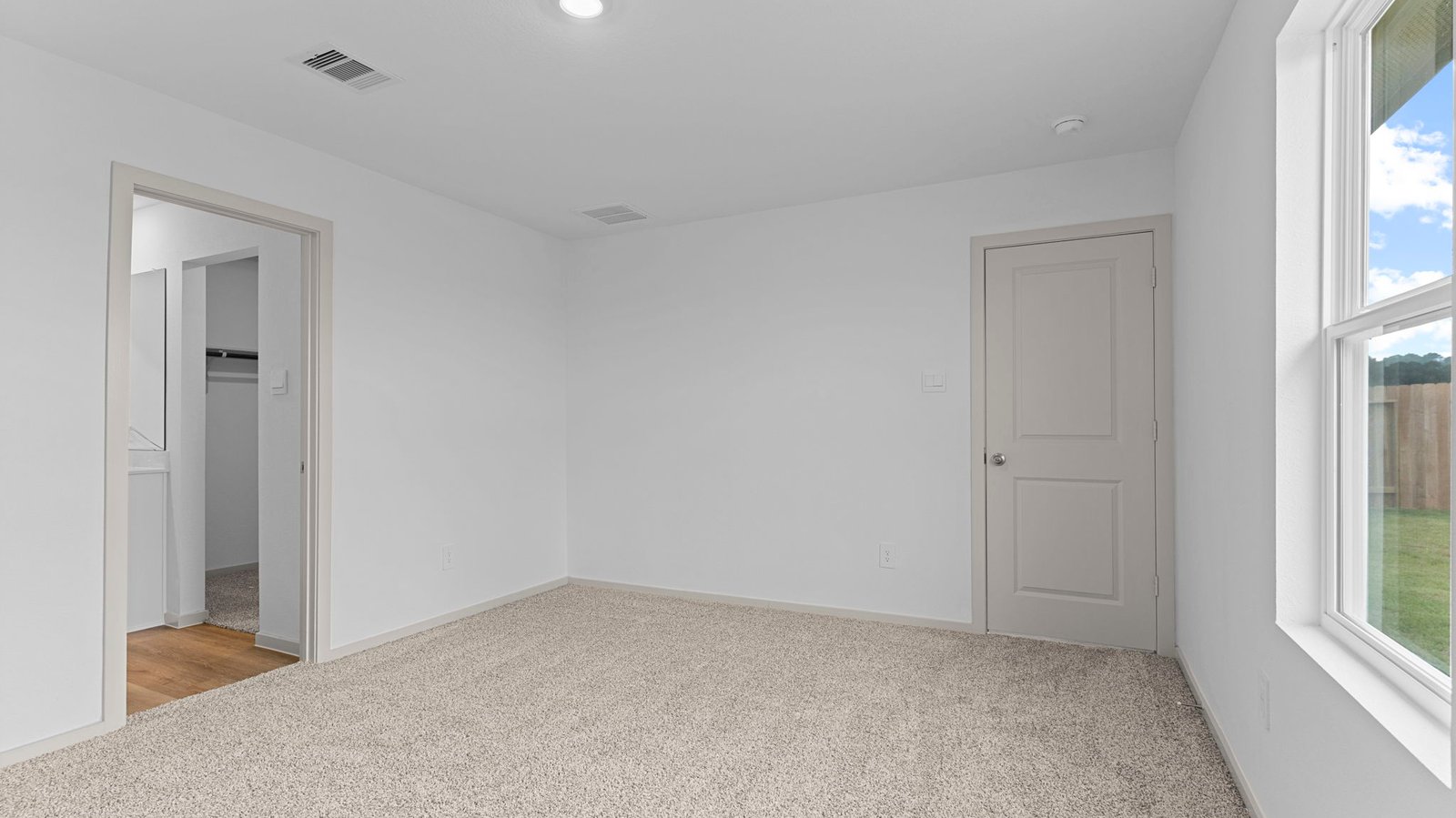 primary bedroom with one window