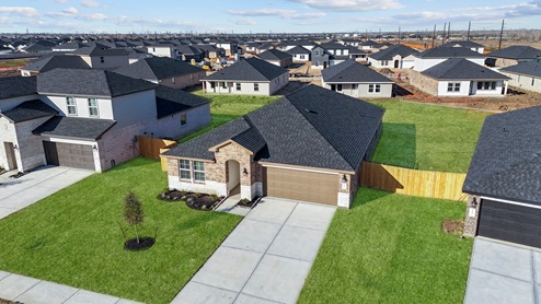 aerial view of lakeway home