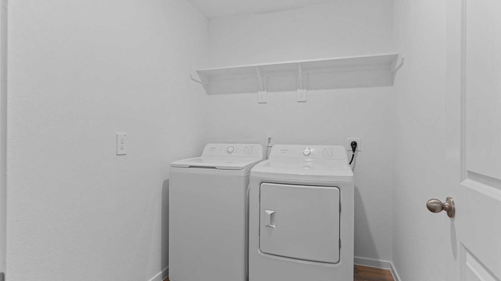 walk in laundry room
