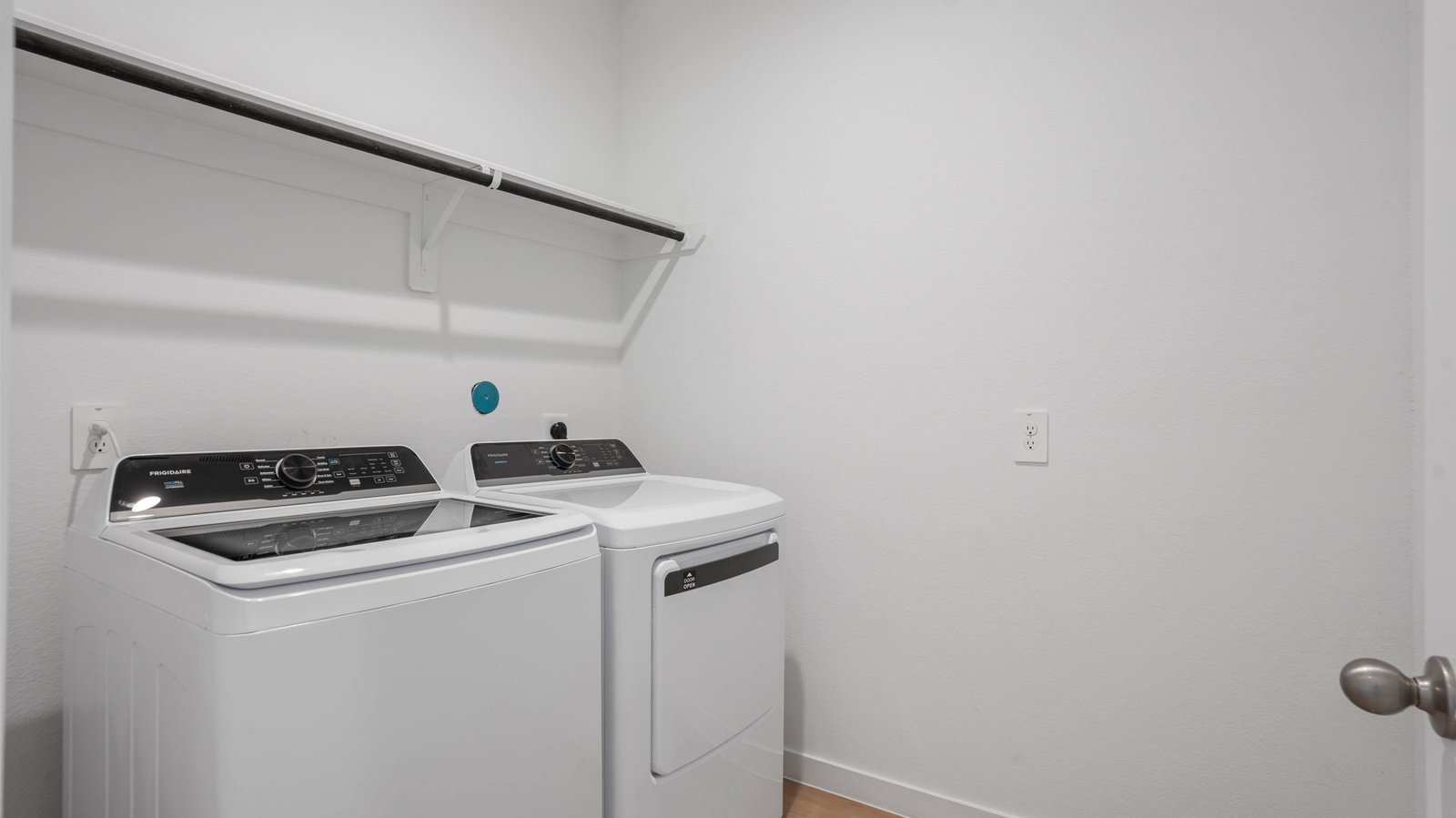 walk in laundry room