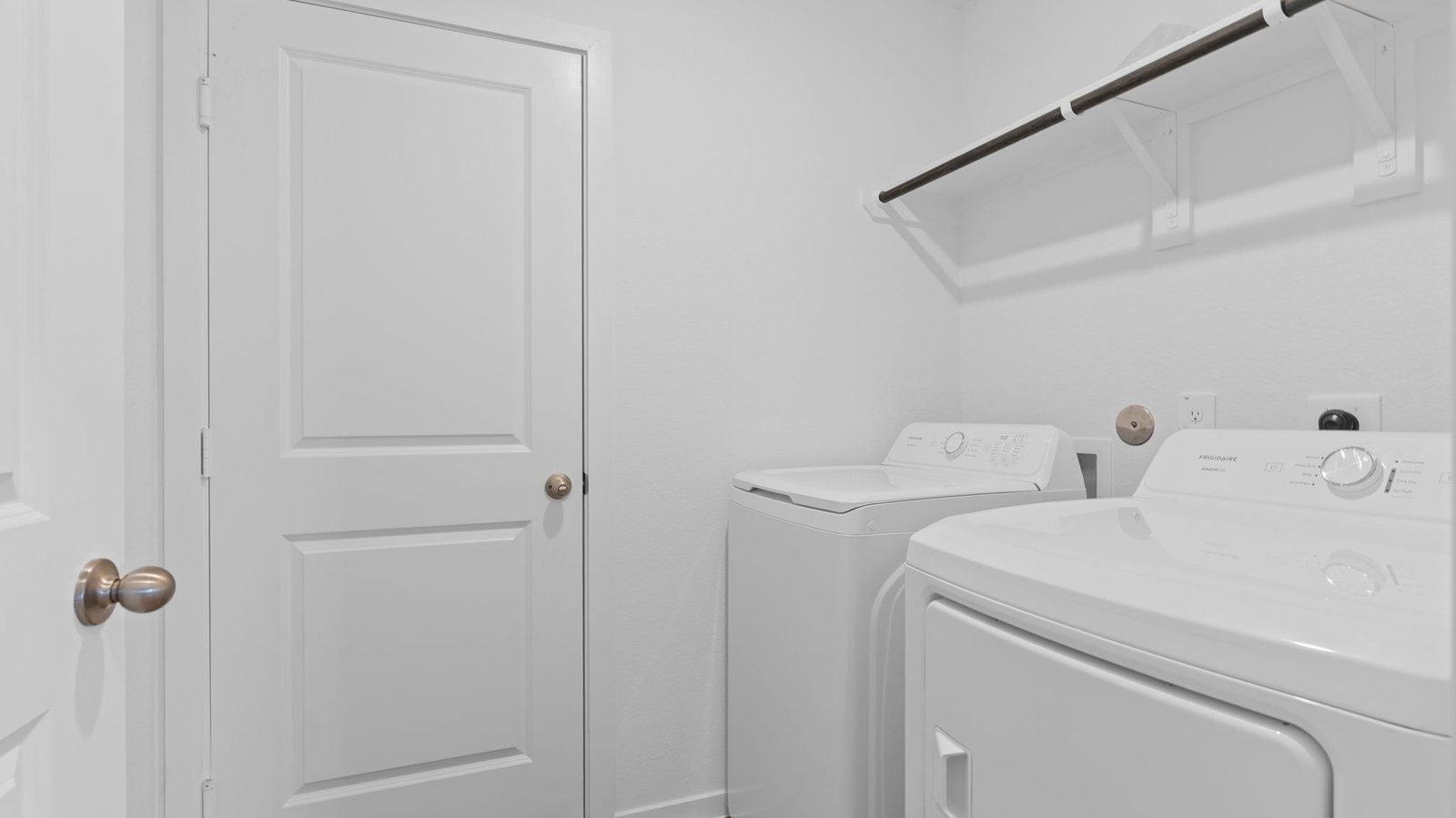 walk in laundry room