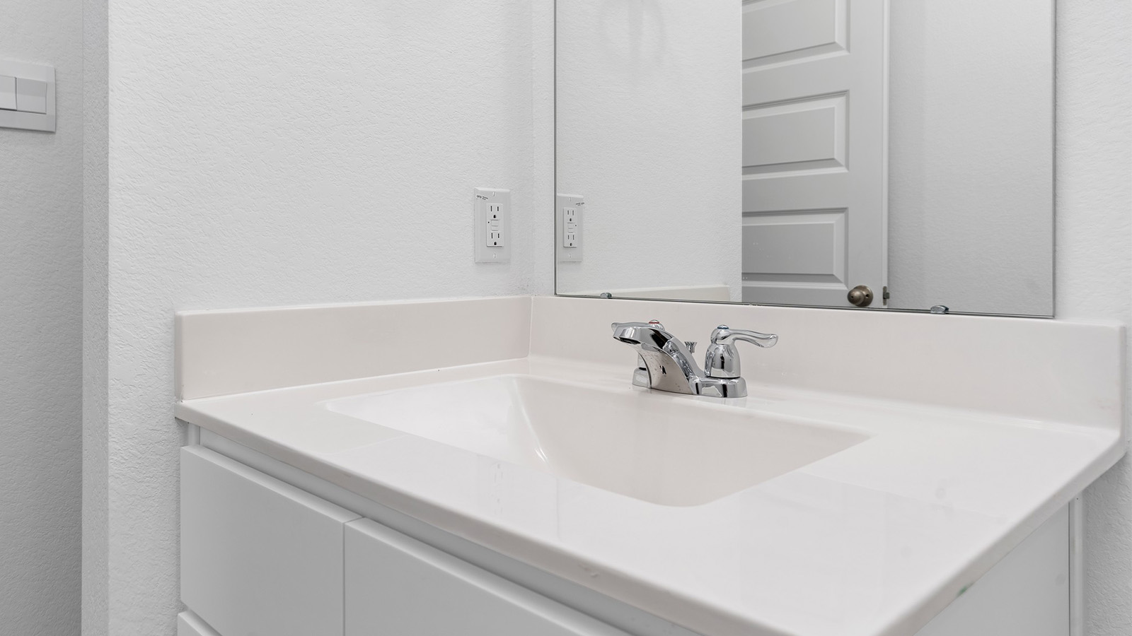 Secondary bathroom vanity with one sink