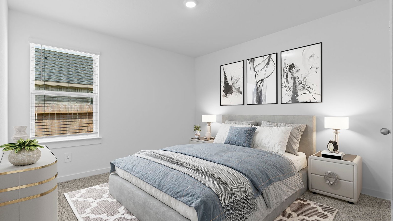 secondary bedroom with one window