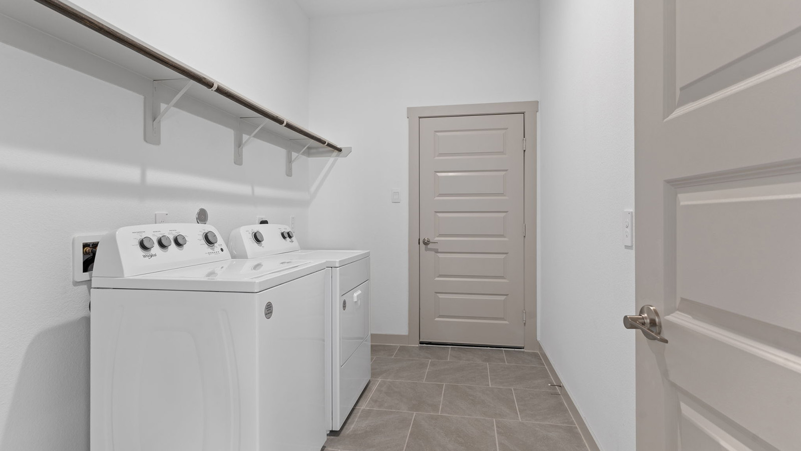 walk in laundry room