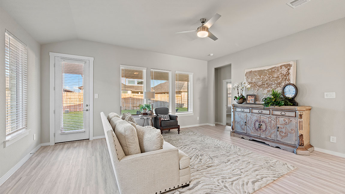 Living - The Lorenzo Plan - Pearland, Texas, Alexander Presented By D.R. Horton