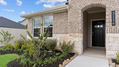 lakeway plan front entry