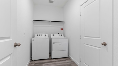 Spacious walk in utility room