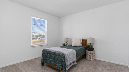 Secondary bedroom with one window
