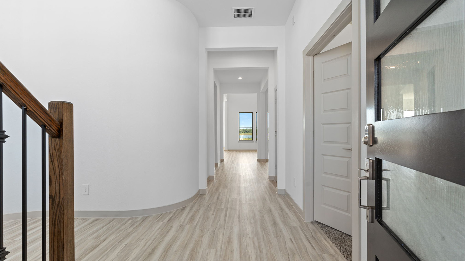 grand entry into home