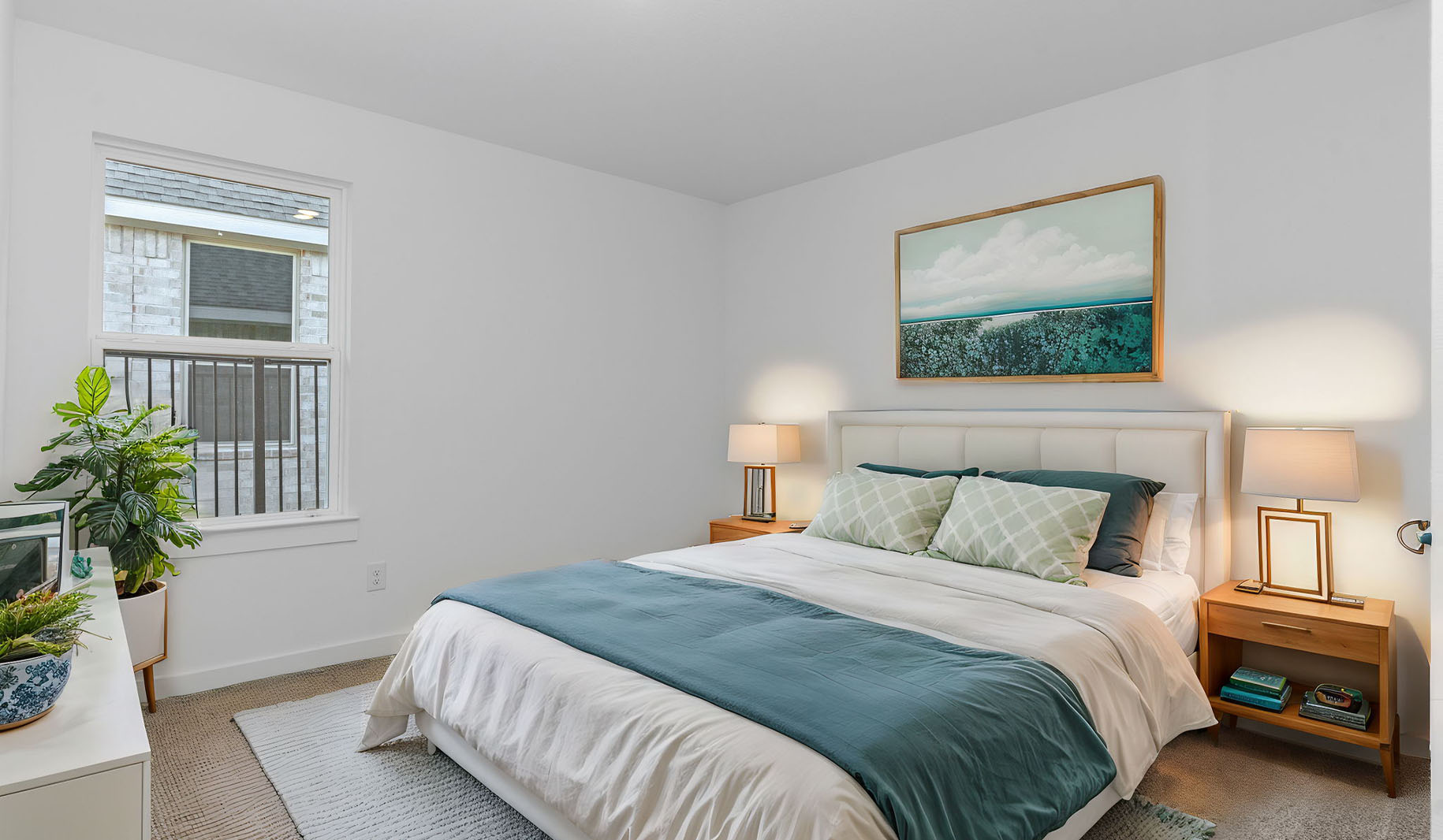 Secondary bedroom with one window