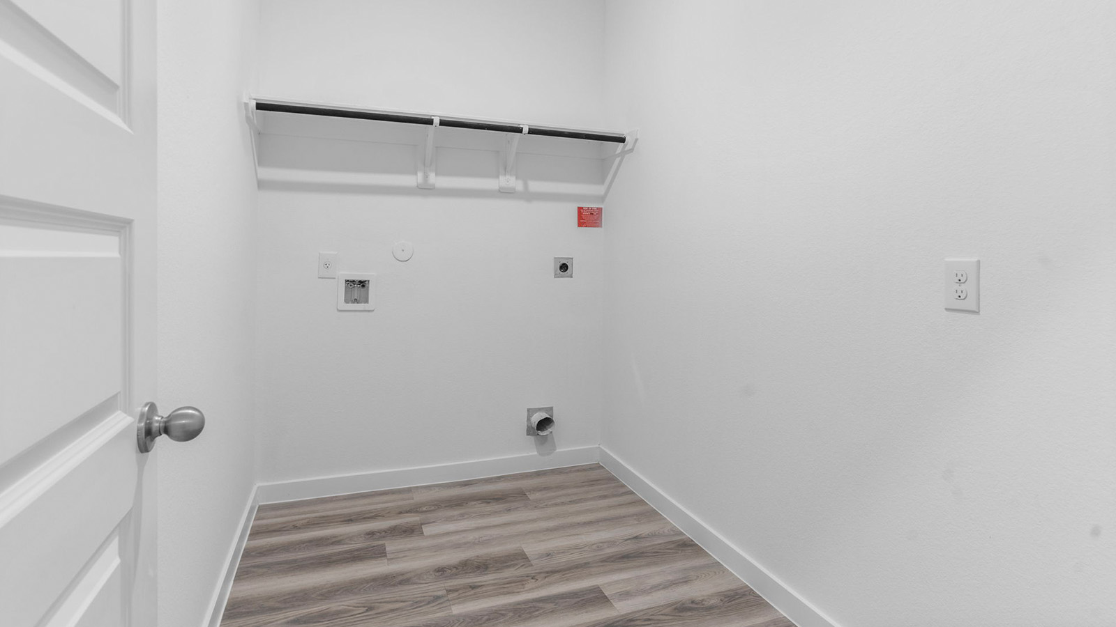 Spacious walk in utility room