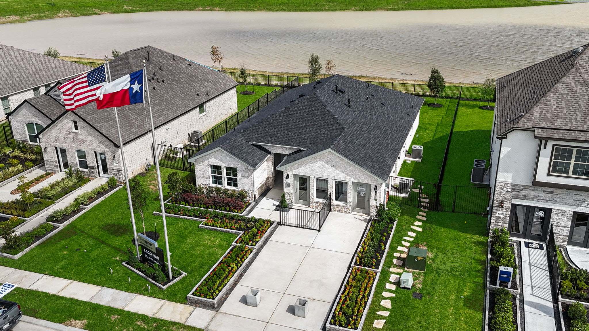 New Homes in Lago Mar 55s Texas City, TX D.R. Horton