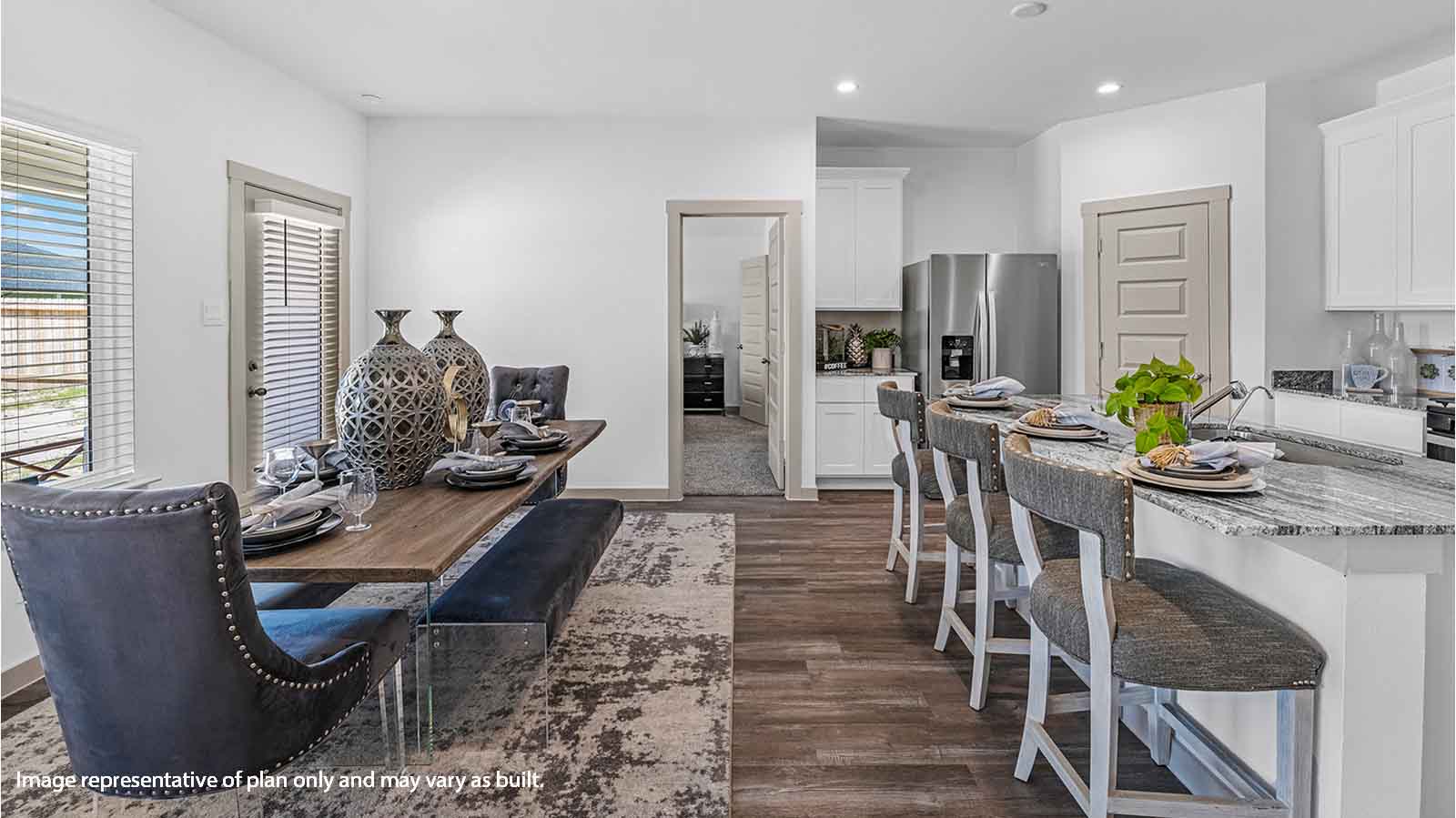 Open concept diningr room and kitchen