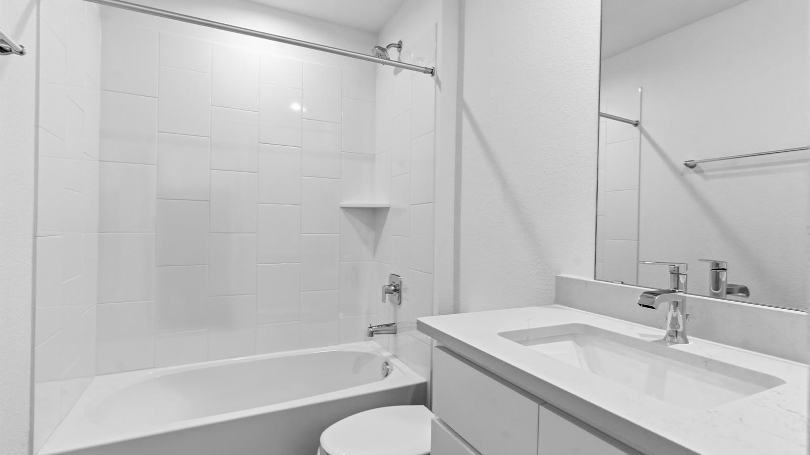 secondary full bathroom with one sink