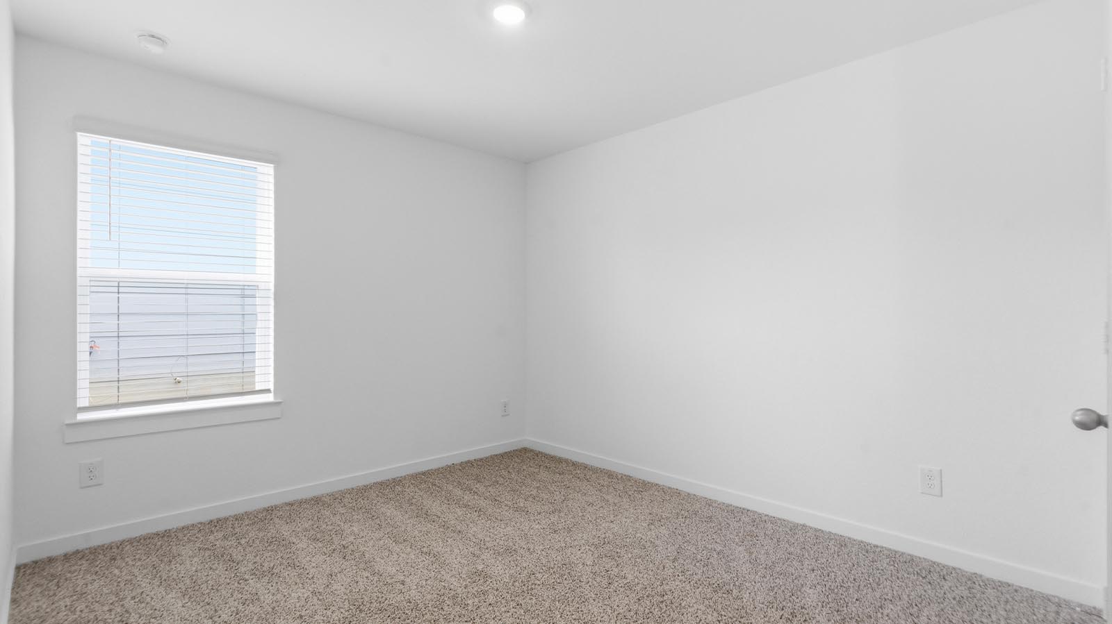 secondary bedroom with one window