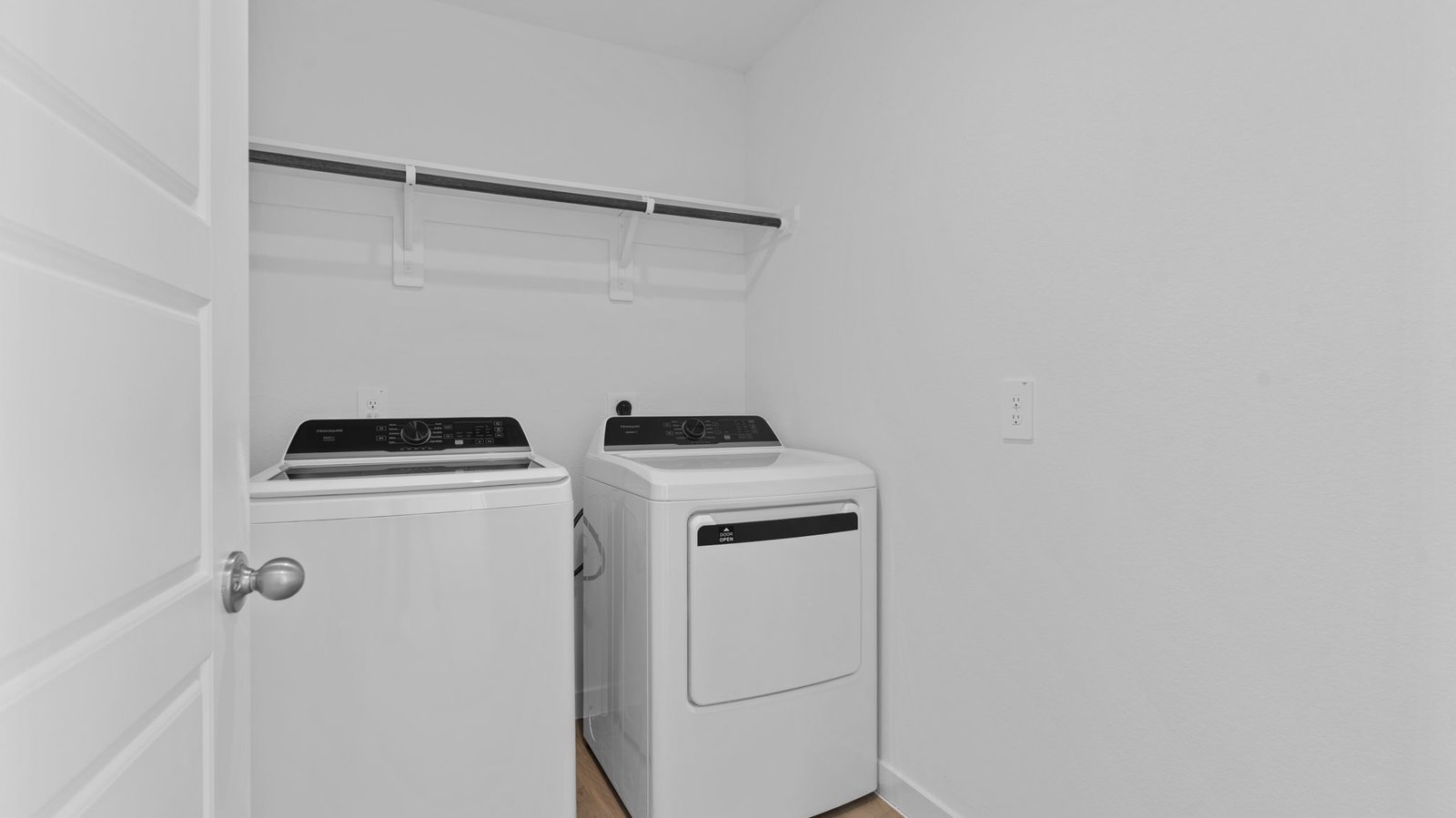 walk in laundry room