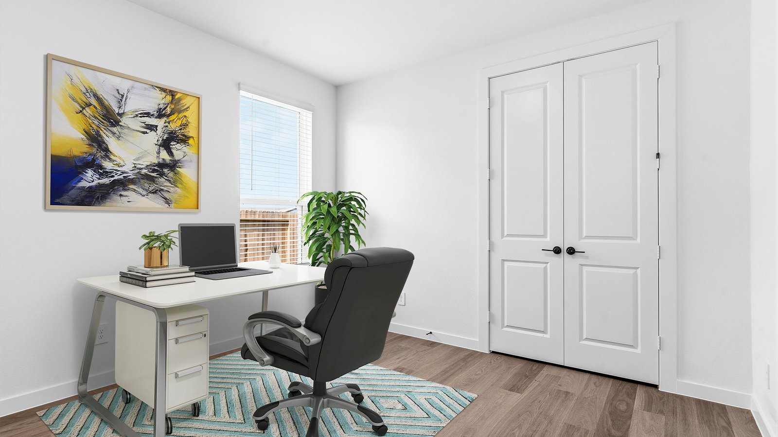 secondary bedroom with one window