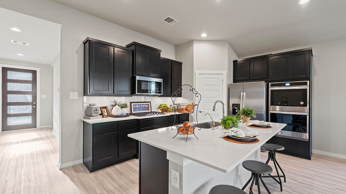 Kitchen - The Lorenzo Plan - Pearland, Texas, Alexander Presented By D.R. Horton