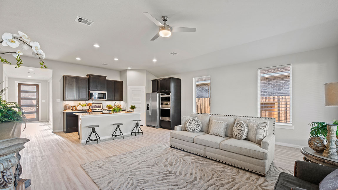 Living - The Lorenzo Plan - Pearland, Texas, Alexander Presented By D.R. Horton