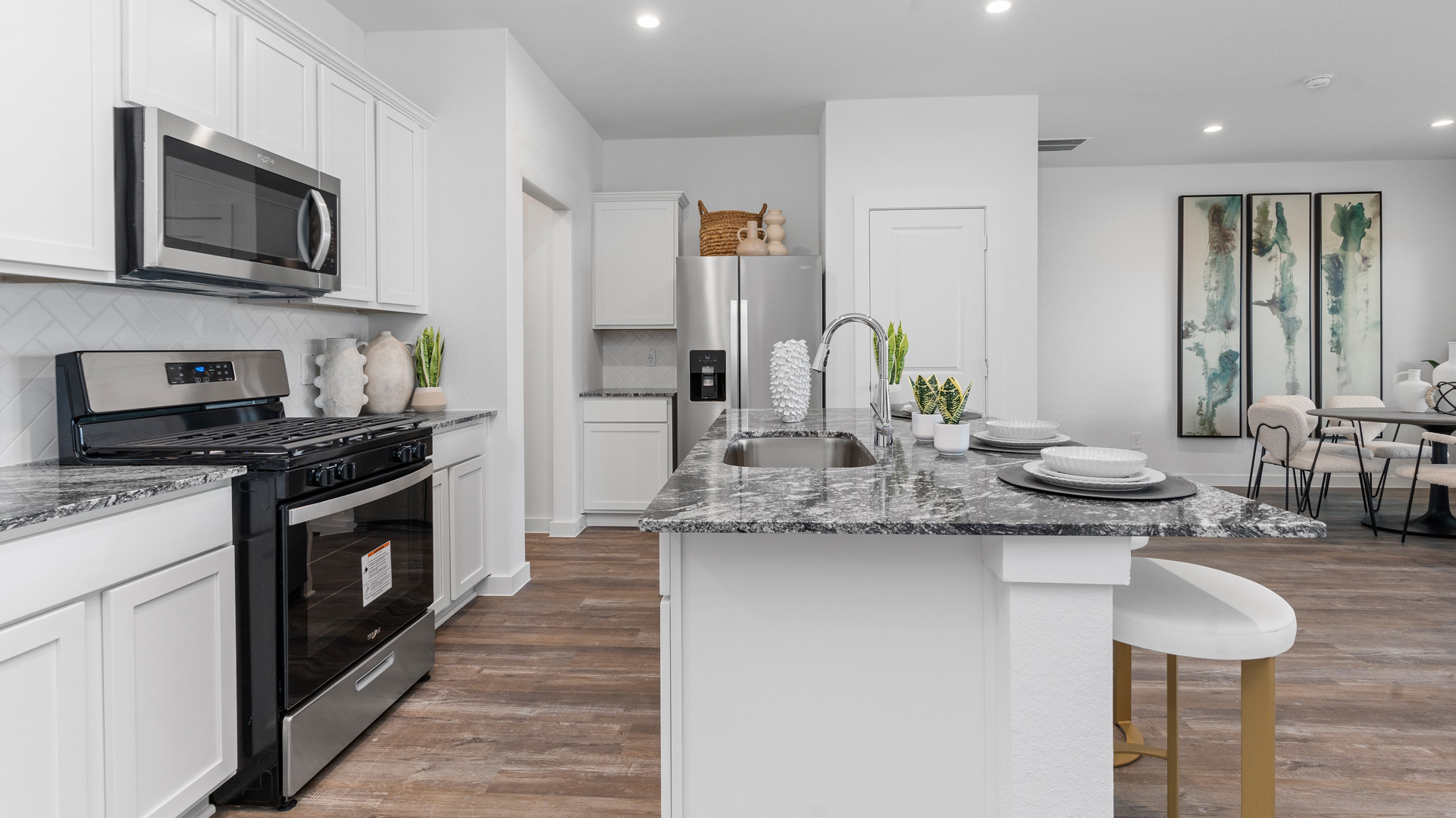 boxwood plan kitchen overlooking the main living areas