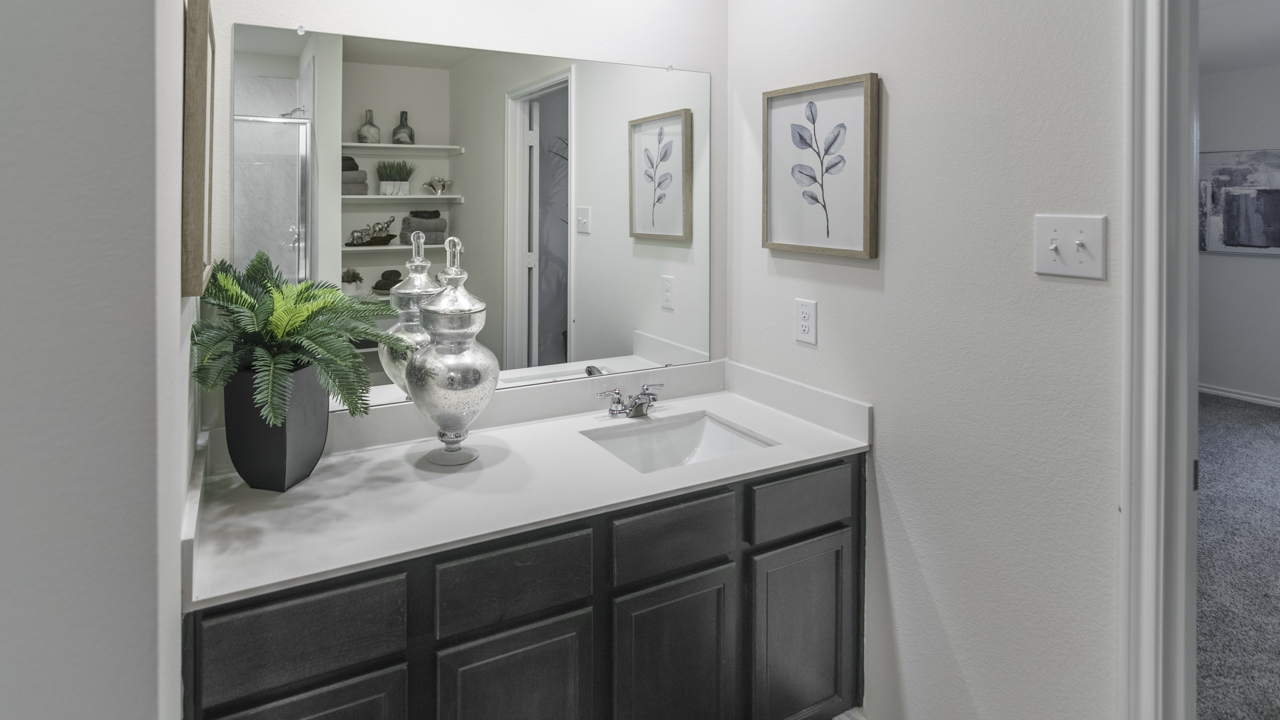 X40D primary bathroom