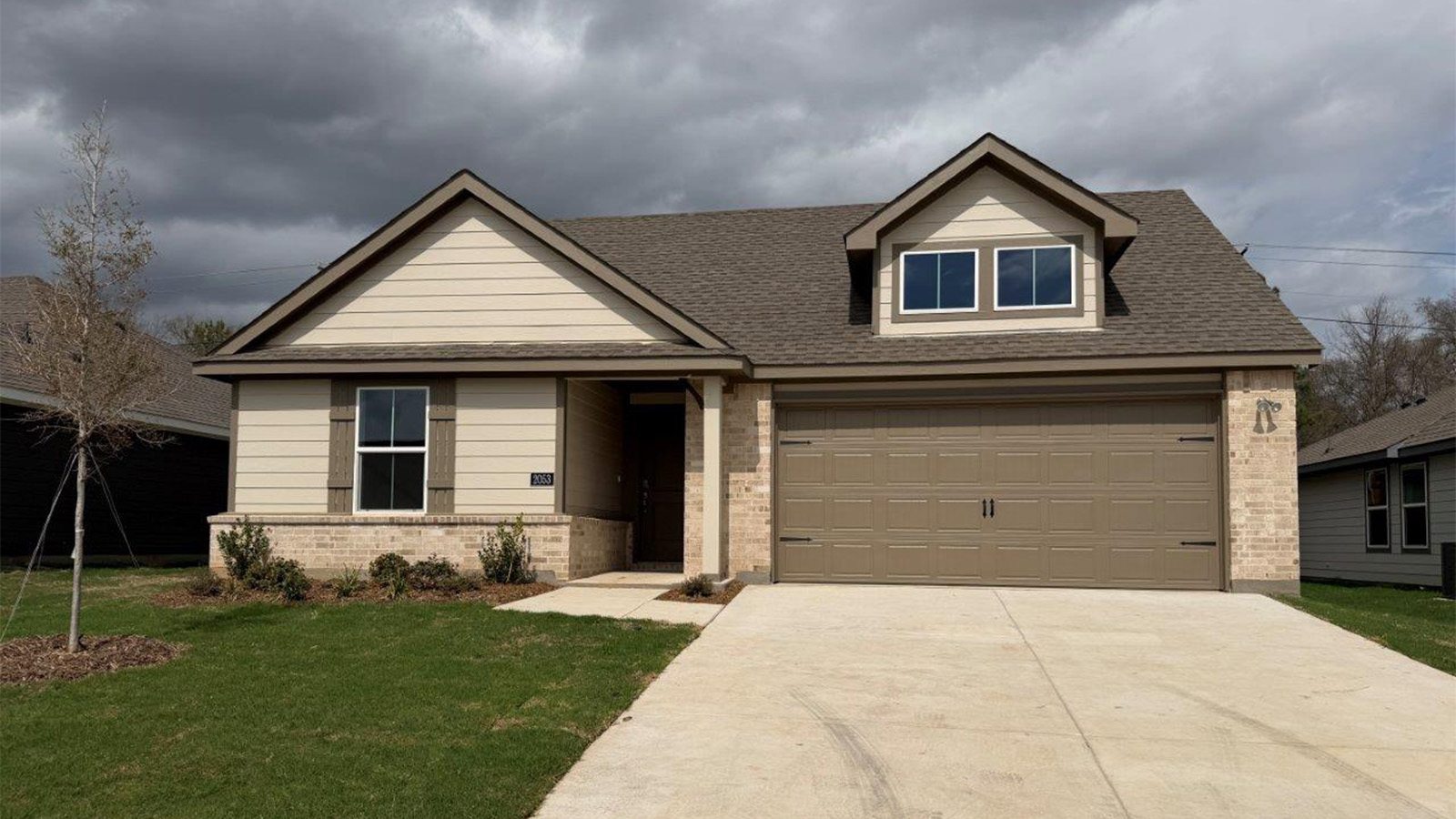single story home with 2 car garage