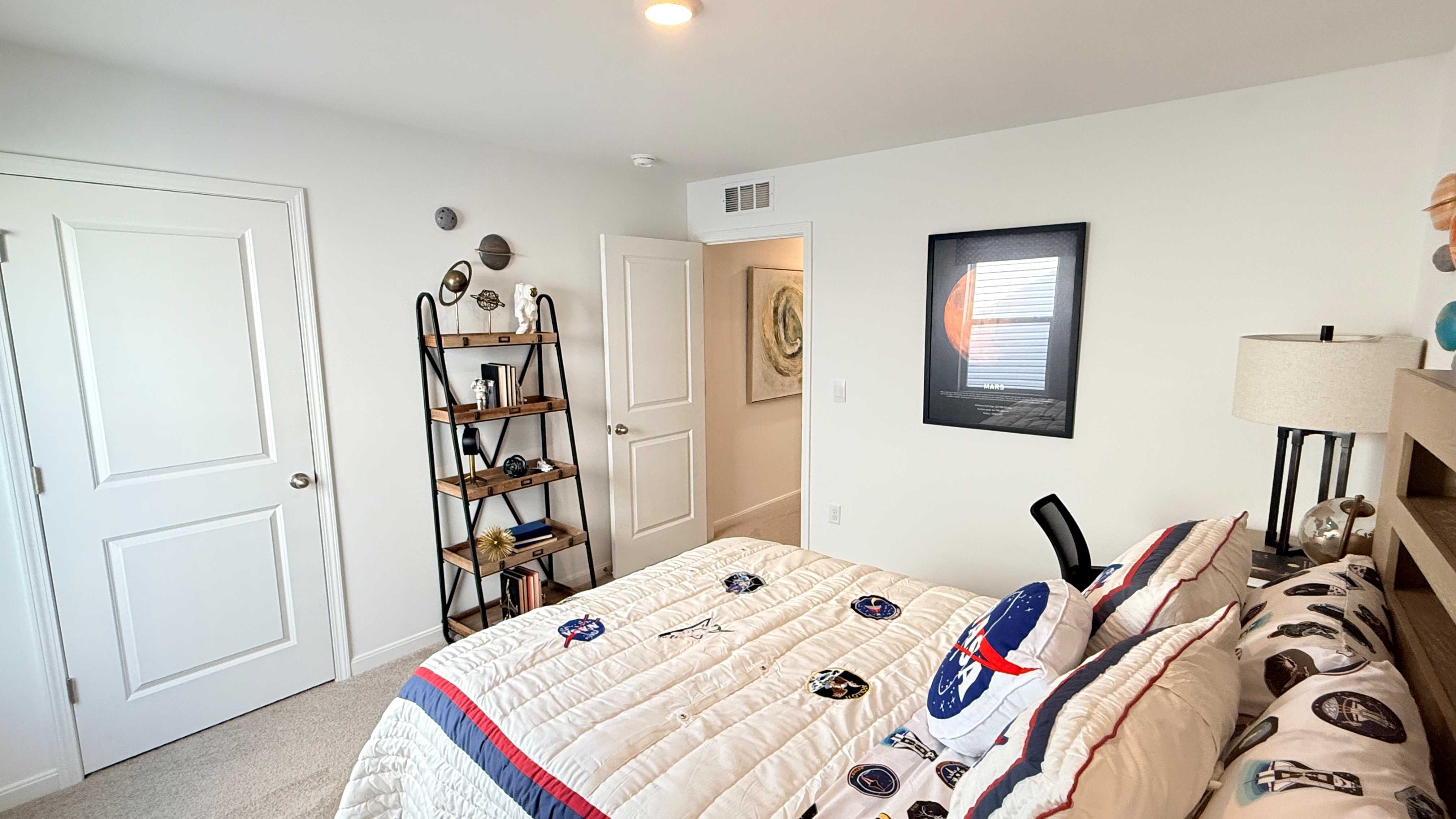 Other view of NASA spare bedroom.