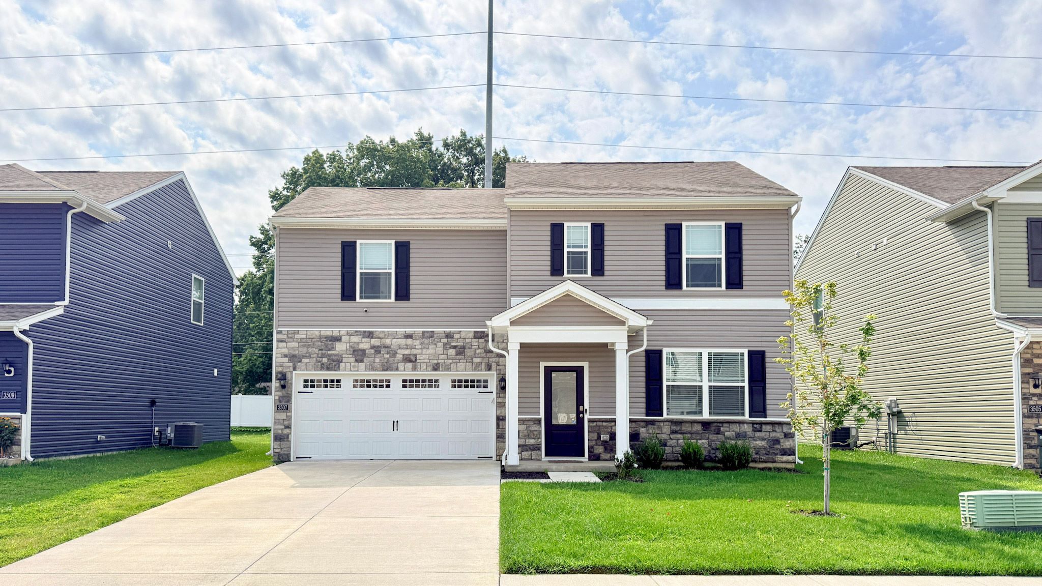 Quick move-in Fairton floor plan in Middle Road Commons, Jeffersonville, Indiana.