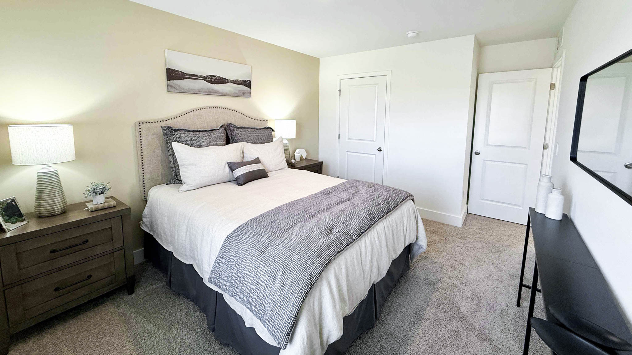 second bedroom with two night stands