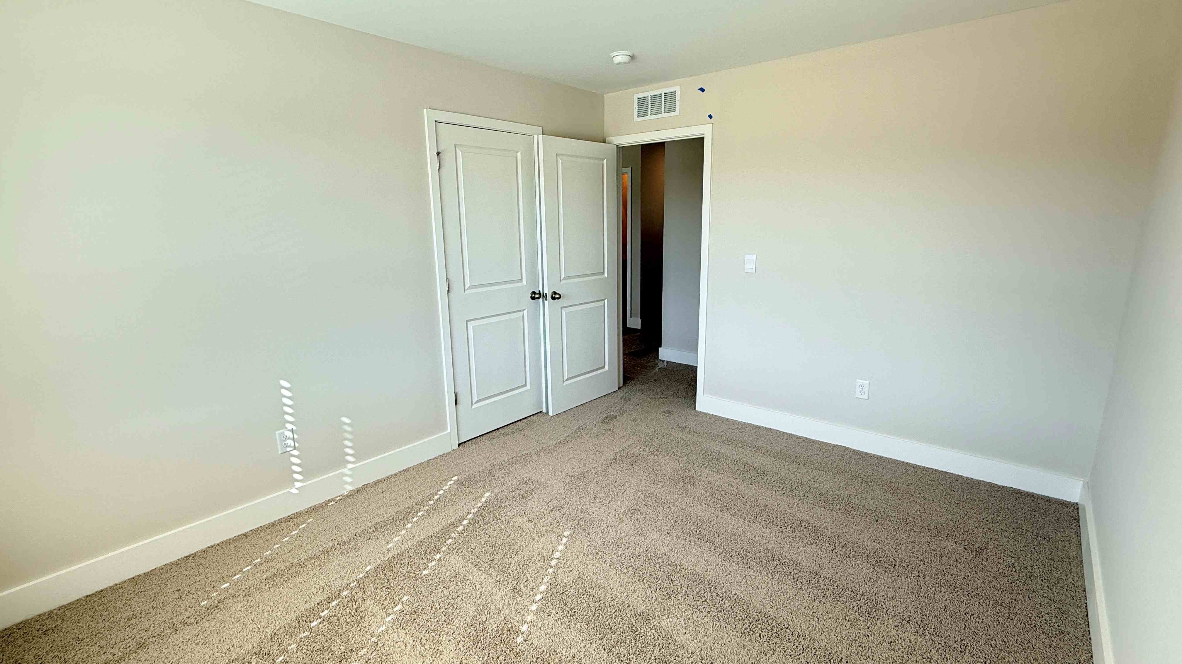 Upstairs spare bedroom.