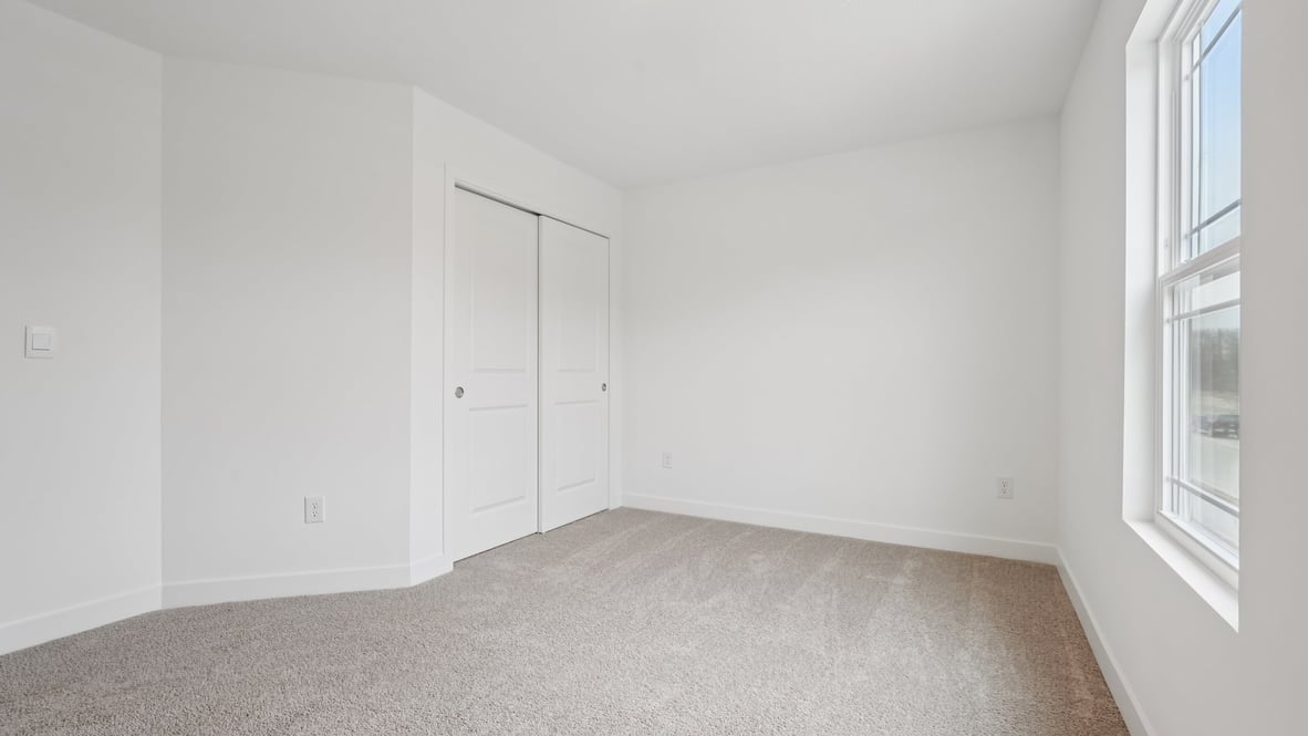 bedroom with spacious closet