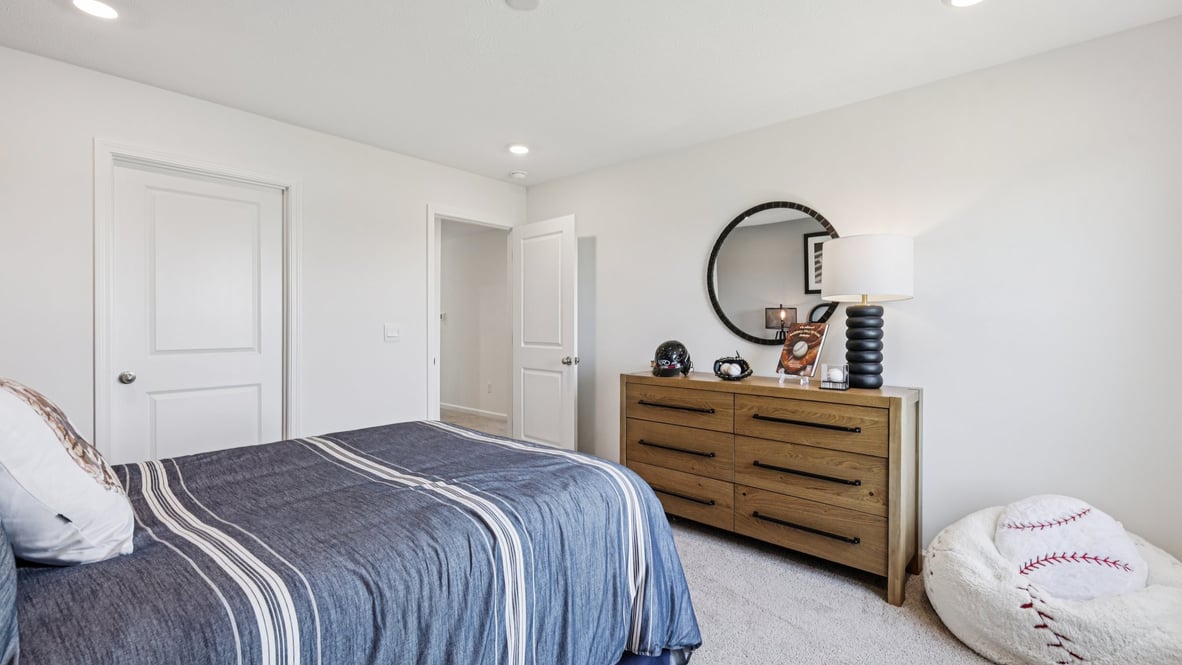 Interior bedroom with closet