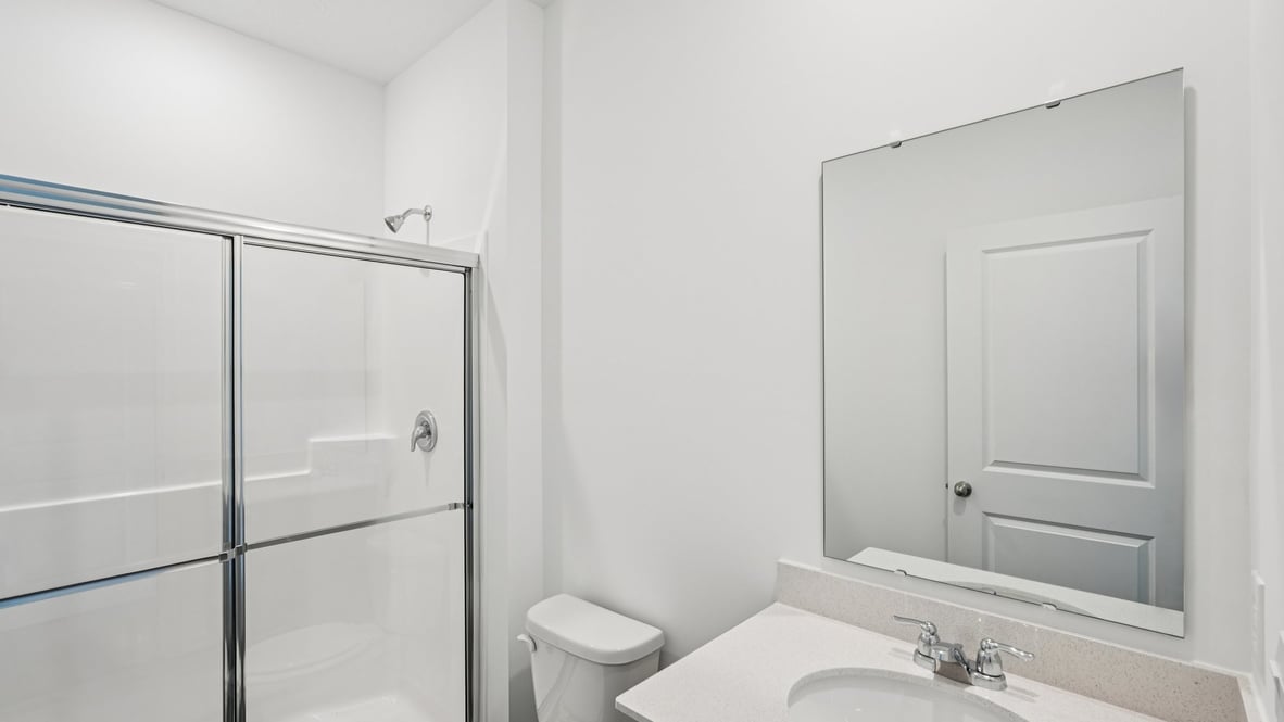 Additional angle of full bathroom 2 with shared access