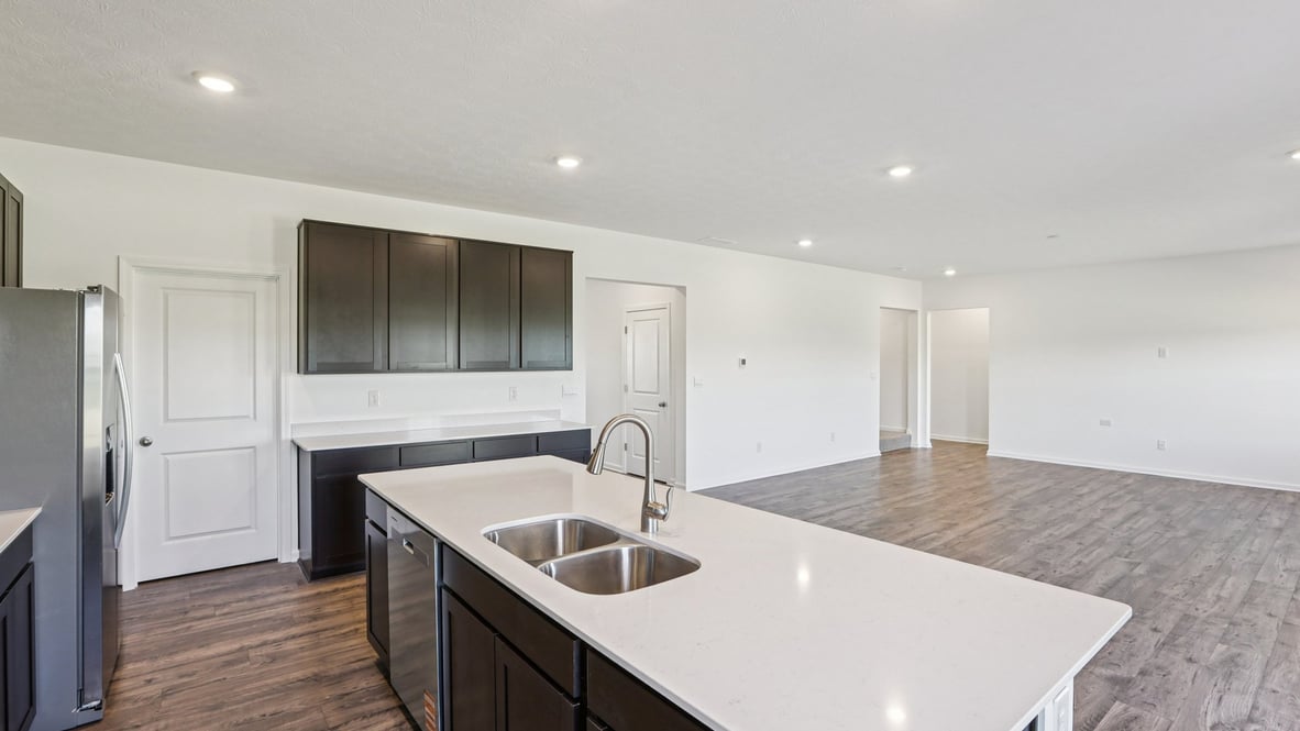 kitchen island with quartz countertops