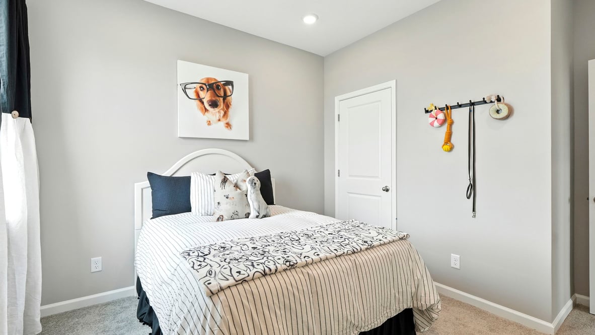bedroom with spacious closet