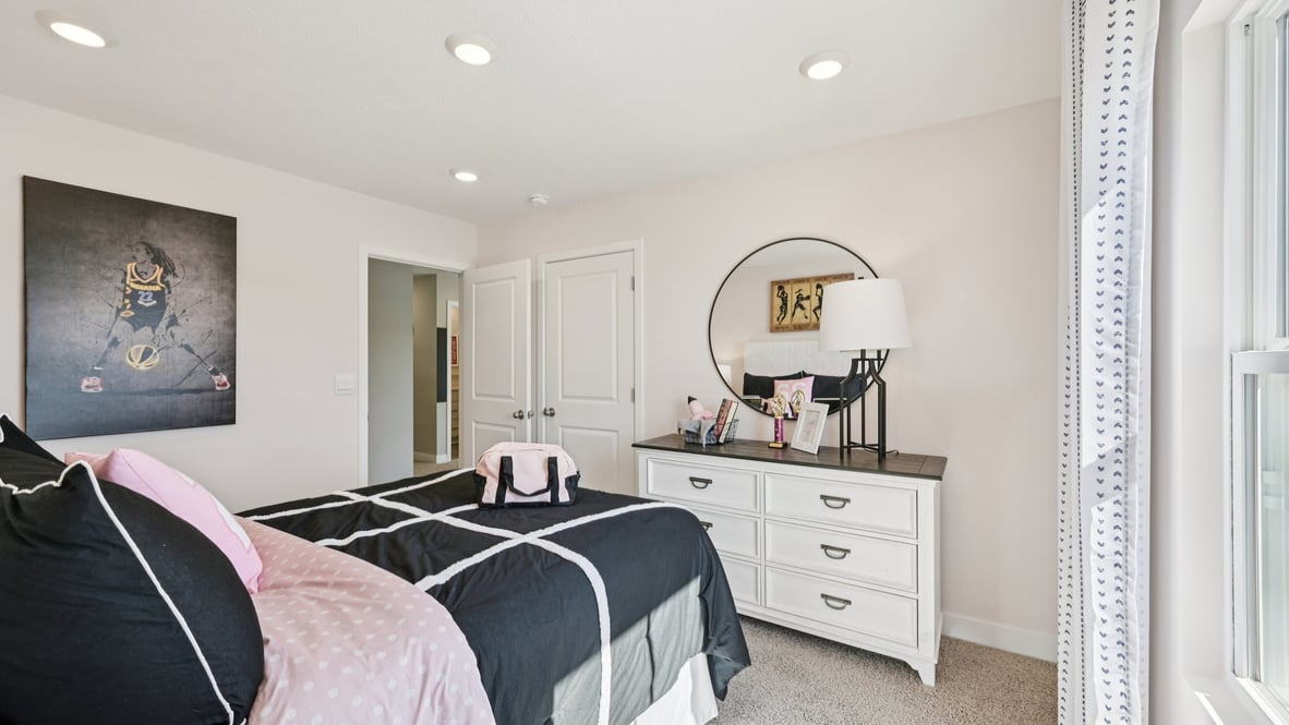 bedroom with spacious closet