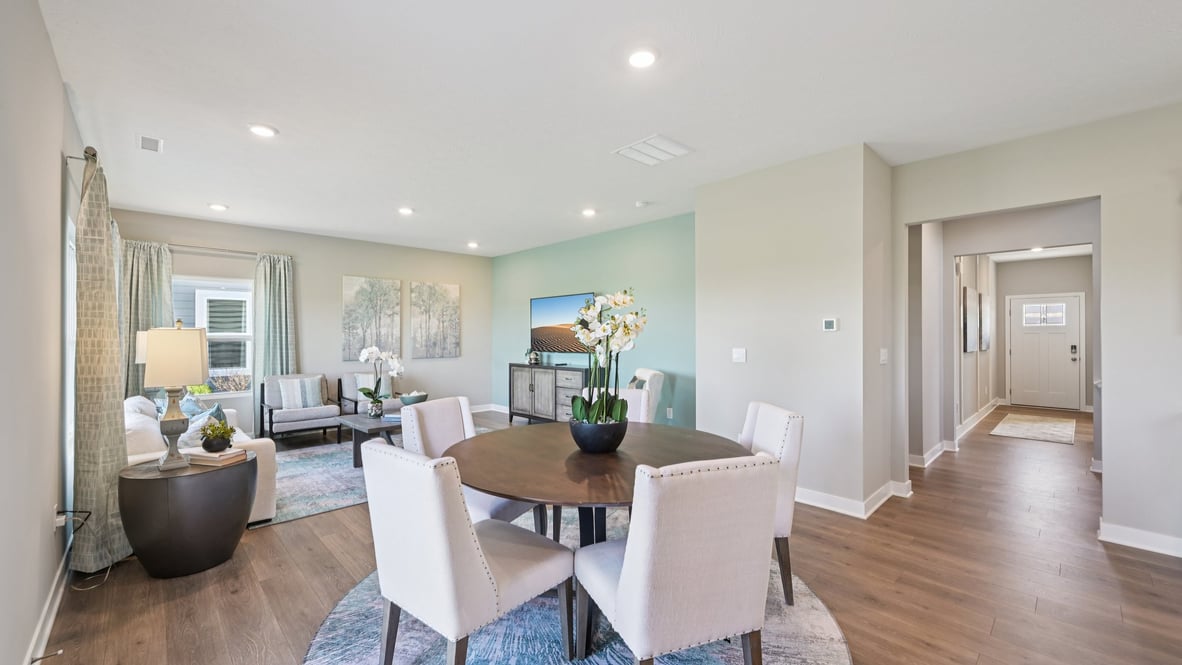 dining nook in between kitchen and great room