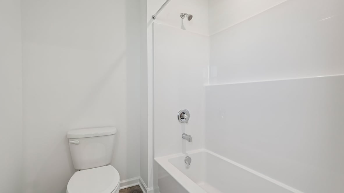 bathroom with shower and tub combo